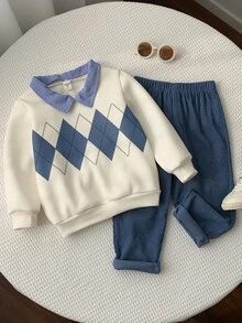 SHEIN 2件組兒童小男孩秋冬休閒衛衣與長褲套裝，衛衣套裝，男孩套裝，秋冬套裝，校園套裝，菱格紋套裝，Polo領套裝 - 彩色 - 查看 5