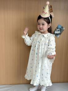 DAZY Baby Girls Ruffle Trim Ditsy Floral Long Loose Loungewear - Blue and White - View 3