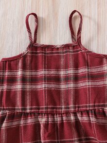 SHEIN فستان أطفال بحمالات رفيعة بنقشة مربعات مع كارديجان بلون موحد بأزرار أمامية للبنات الصغيرات - الأحمر - مشاهدة 7