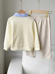 SHEIN 2件組男嬰秋冬休閒卡通恐龍圖案對比色襯衫領長袖套頭上衣與鬆緊腰長褲套裝，Polo套裝，襯衫套裝，衛衣套裝，正式套裝，嬰兒套裝 - 彩色 - 查看 2
