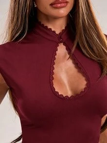 SHEIN BAE 秋季女款休閒度假小立領青蛙鈕扣黑色蕾絲布料背心，適合海灘度假、海灘假期、萬聖節 - 酒紅色 - 查看 8