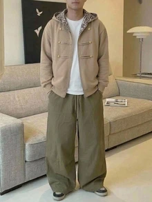 DAZY Sweatshirt Hoodie Pria Warna Cokelat Muda dengan Lapisan Termal untuk Musim Gugur/Dingin, Dilengkapi Hiasan Kancing Logam di Dada - Unta - View 3