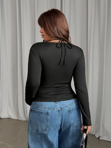 GalTyme Áo thun nữ size lớn màu trơn phối ren cổ yếm - màu đen - Xem 2