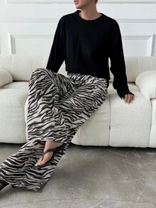 Livesso Women's Street Fashion Zebra Print Loose Fit Jeans - Black and White - View 5