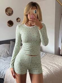 DAZY Ditsy Floral Slim Fit Women's Pajama Set - Green - View 3