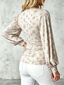 Bytebia Bytebia 卡其色深V領花瓣袖抽褶修身長袖上衣 女款最新款新品上衣 - 米色 - 查看 2