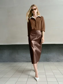 MOTF PREMIUM Rok Wanita Kulit PU dengan Pinggang Elastis dan Belahan di Bagian Bawah - Coffee Brown - View 1