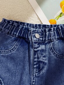 SHEIN 女童休閒百搭可愛蝴蝶結提花口袋舒適寬鬆直筒水洗牛仔褲，柔軟棉質面料，時尚風格，適合假期、日常穿著、上學、通勤、派對、節慶 - 深色水洗藍 - 查看 4