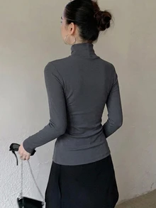 DAZY 女款純色長袖高領彈性抓絨T恤，秋冬學院風上衣 - 深灰色 - 查看 3
