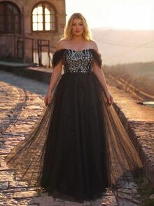 Aureia Plus Size Elegant Luxurious Beaded Embroidered Contrast Mesh Off-Shoulder Hanging Sleeve Applique Design Voluminous Extra Large Dress Suitable For Evening Party, Bachelorette Party, Date, Ball, Vacation, Wedding, Event Evening Gown (Heavy Workmanship Style) - Black - View 8
