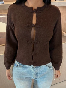 SHEIN SXY كارديجان نسائي محبوك كاجوال بلون موحد وأكمام طويلة وأزرار أمامية على شكل ضفدع - قهوة بني - مشاهدة 5