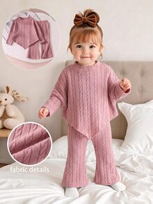SHEIN Playful Pals 女嬰春秋款麻花針織兩件套，高領長袖不對稱下擺毛衣 + 喇叭褲，柔軟彈性針織面料，甜美套裝，適合女嬰日常穿著、嬰兒攝影與家庭場合 - 粉色 - 查看 9