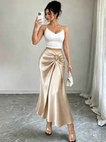 GlowEve CURVE Plus Size Elegant Metal Decor Pleated Satin Skirt - Champagne - View 3