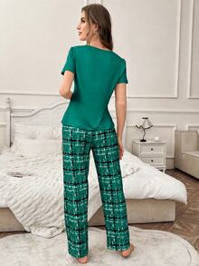 SHEIN 2件套：字母與蝴蝶結印花短袖睡衣上衣與格紋蝴蝶結睡褲 - 綠色 - 查看 2
