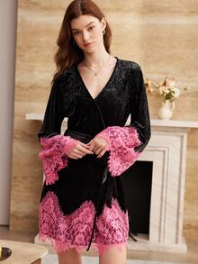 Moireta French Elegant Shiny Diamond Velvet Contrast Color Lace Bell Sleeve Women's Robe - Black - View 4