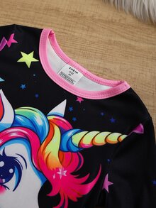女童獨角獸螢光發光修身睡衣套裝 2 件組，夢幻俏皮卡通動漫風，黑色背景配彩色星星、淡紫色與粉色愛心，UV光激發發光，柔軟高彈針織面料，舒適修身長袖上衣與長褲，春秋居家休閒睡衣 - 彩色 - 查看 4