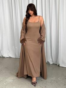 GalTyme طقم قطعتين مقاس كبير فستان بسيط بحمالات رفيعة مع كارديجان بأكمام مزينة برقعات من الفرو الصناعي - بني - مشاهدة 7