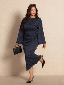 Elaquor Gaun Elegan Wanita Ukuran Besar Bergaris Lengan Panjang dengan Desain Lipit - Navy Blue - View 1