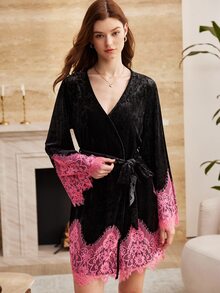 Moireta French Elegant Shiny Diamond Velvet Contrast Color Lace Bell Sleeve Women's Robe - Black - View 3