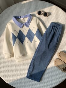 SHEIN 2件組兒童小男孩秋冬休閒衛衣與長褲套裝，衛衣套裝，男孩套裝，秋冬套裝，校園套裝，菱格紋套裝，Polo領套裝 - 彩色 - 查看 4