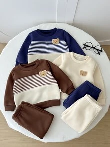 SHEIN Playful Pals 6件組幼兒男嬰運動衫長褲套裝，可愛藍色棕色奶油色熊圖案條紋，長袖圓領加厚，適合秋冬節日，舒適慢跑羅紋款 - 藍色 - 查看 8