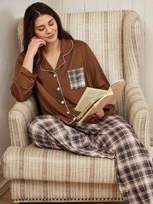 Doze Lane Set Piyama Wanita Kasual Motif Kotak-kotak Kerah Depan Terbuka Lengan Panjang dan Celana Ukuran Plus - Coklat - View 3