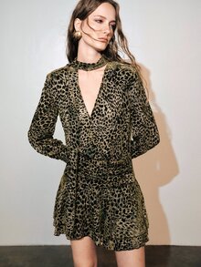 MOTF PREMIUM Velvet Jacquard Deep V-Neck Short Long Sleeve Dress, Autumn/Winter - Olive Green - View 3