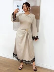 SHEIN Frenchy فستان دانتيل مطوي مزين بالمعادن مقاس كبير - لون مشمشي - مشاهدة 4
