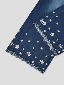 GlowEve CURVE Plus Size Women's Floral Embroidered Elastic Waist All-Season Casual Straight Leg Jeans - Dark Wash - View 5