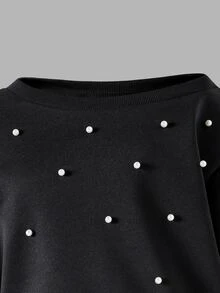 SHEIN 1件女款甜酷風不對稱肩領衛衣，適合日常上學、休閒街頭穿搭，春秋款，重工珍珠裝飾不對稱肩長袖套頭上衣 - 黑色 - 查看 3