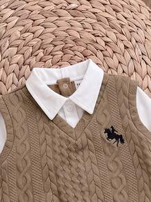 SHEIN 新生兒騎士刺繡 2 合 1 上衣與長褲休閒套裝 - 卡其色 - 查看 10