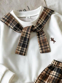 SHEIN 小女孩 2 件套 4-7 歲 秋冬學院風水手領衛衣與百褶蝴蝶結印花裙套裝 休閒可愛服飾套裝 - 米色 - 查看 3