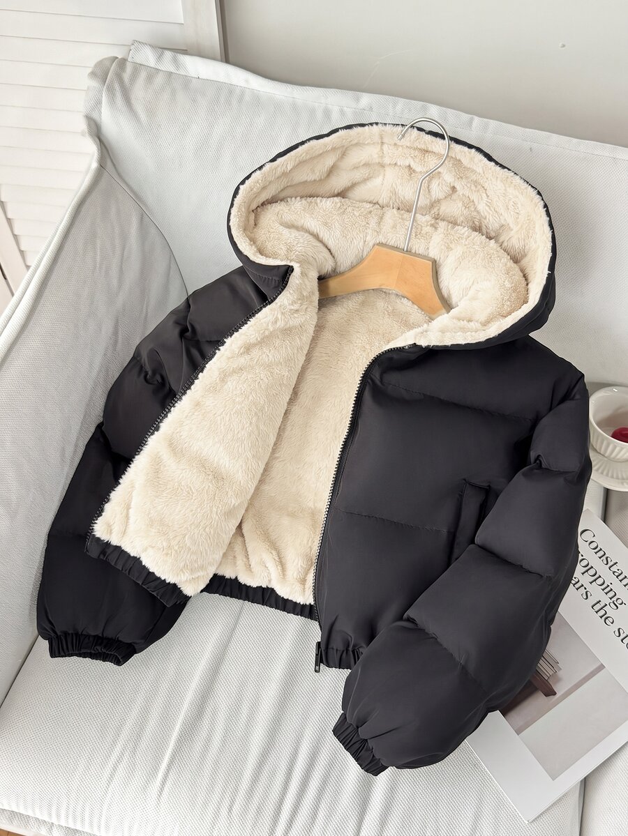SHEIN 青少年女孩冬季新款黑色保暖內裡連帽短版羽絨外套 - 黑色 - 查看 1