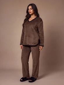 Lazeform Maillard Mocha Brown Flannel Pajamas For Women, Plus Size Slimming Minimalist Contrast Trim Design Long Sleeve Autumn/Winter Loungewear 2 Pieces Set, Suitable For Outdoor Wear - Mocha Brown - View 5