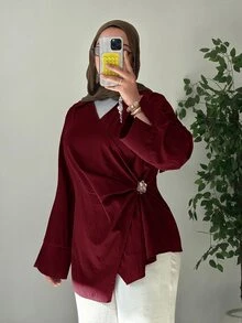 Solavon 大尺碼極簡金屬扣褶皺不對稱下擺襯衫 - 酒紅色 - 查看 6