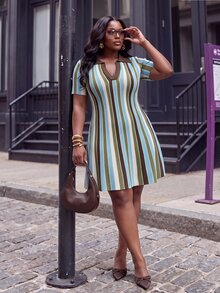 Slaydiva Plus size randig ribbstickad miniklänning med polokrage, V-ringning, korta ärmar och figursydd passform för hösten - Blåröd - Visa 5