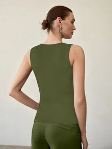 MOTF PREMIUM ROUND NECK SLIM FIT TANK TOP - Green - View 2