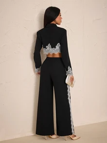 SHEIN PETITE طقم بدلة عمل أنيقة للنساء الصغيرات تتميز بألواح دانتيل باللونين الأسود والأبيض. - أبيض وأسود - مشاهدة 2