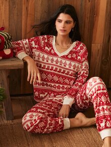Lullawish Set Piyama Wanita Atasan Lengan Panjang Berkerah V dengan Trim Kontras Motif Natal & Celana Panjang yang Serasi - Merah - View 1