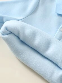 SHEIN 中性新生兒嬰兒男/女童、幼兒 2 件組秋冬保暖內裡加厚可愛學院風熊圖案吊帶褲與運動衫套裝，Polo 套裝，嬰兒冬季穿搭，聖誕節 - 藏蓝色 - 查看 9