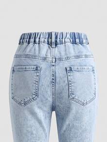 SHEIN Genkimix Kids 女童牛仔褲，四季新款 Y2K 風格，復古淺藍色，彈性腰帶 + 心形補丁刺繡設計，磨損毛邊下擺結合雪花洗水效果，彈性喇叭褲腿版型，舒適優質棉質牛仔面料，時尚風格，適合日常穿著、聚會、旅行等多種場合，四季新款 - 淺色水洗藍 - 查看 7