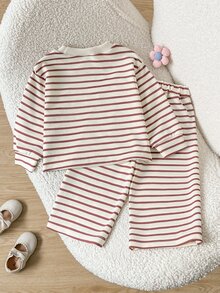 SHEIN Souflis طقم بلوزة وبنطلون للبنات الصغيرات من قطعتين، لون كريمي حلو مع خطوط عنابية وزهور ثلاثية الأبعاد، أكمام طويلة وياقة دائرية، قصة عادية، مريح ودافئ للخريف والعطلات، ستايل أميرة، تريكو مضلع - وردي - مشاهدة 2
