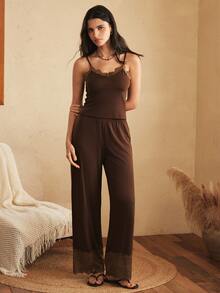 Lullawish Set Piyama Wanita Kasual Rumahan dengan Motif Renda dan Celana Panjang - Coklat - View 3