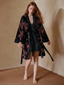 MOTF PREMIUM WOMEN'S LARGE FLORAL PRINT LONG SLEEVE WAIST TIE COMFORTABLE ROBE - Black - View 7