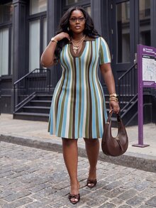 Slaydiva Plus size randig ribbstickad miniklänning med polokrage, V-ringning, korta ärmar och figursydd passform för hösten - Blåröd - Visa 4
