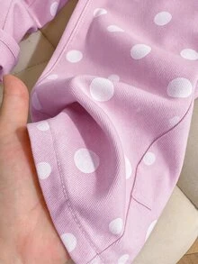 SHEIN Genkimix Kids 女童牛仔長褲，四季皆宜，柔軟棉質，休閒時尚，百搭舒適，極簡甜美可愛，彈性腰頭，兩側蝴蝶結貼花設計，黑色波點與杏色印花布料，寬鬆直筒版型，杏色水洗軟牛仔，適合日常穿著與度假 - 彩色 - 查看 5