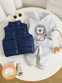 SHEIN 中性嬰兒男/女嬰 3件組秋冬加厚抓絨內裡休閒可愛獅子圖案衛衣套裝與棉墊背心外套套裝，多件套裝，男嬰衣裝套裝，男嬰秋冬衣裝，柔軟復古加厚外套 - 淺灰色 - 查看 4