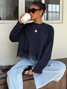 Muchica 女款蕾絲拼接休閒百搭日常穿著 T 恤，純棉蕾絲立領不對稱下擺修身優雅 Y2K 夏季白色 T 恤 - 藏蓝色 - 查看 3