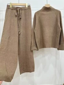Chiquease 2件組女款針織套裝，米白色羅紋半高領長袖毛衣搭配杏色長褲，優雅休閒秋冬居家極簡風 - 駝色 - 查看 4
