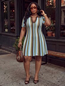 Slaydiva Plus size randig ribbstickad miniklänning med polokrage, V-ringning, korta ärmar och figursydd passform för hösten - Blåröd - Visa 7